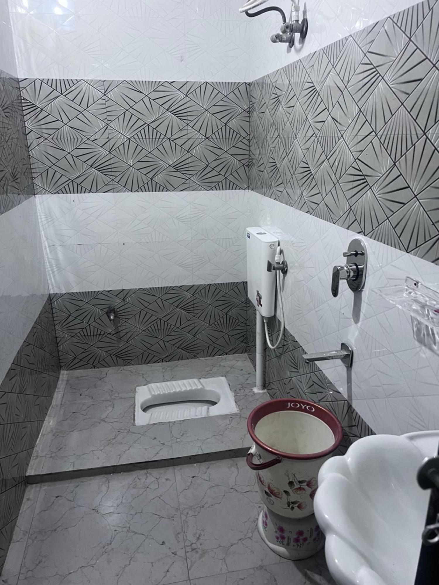 J K Apartment Allāhābād Junction المظهر الخارجي الصورة