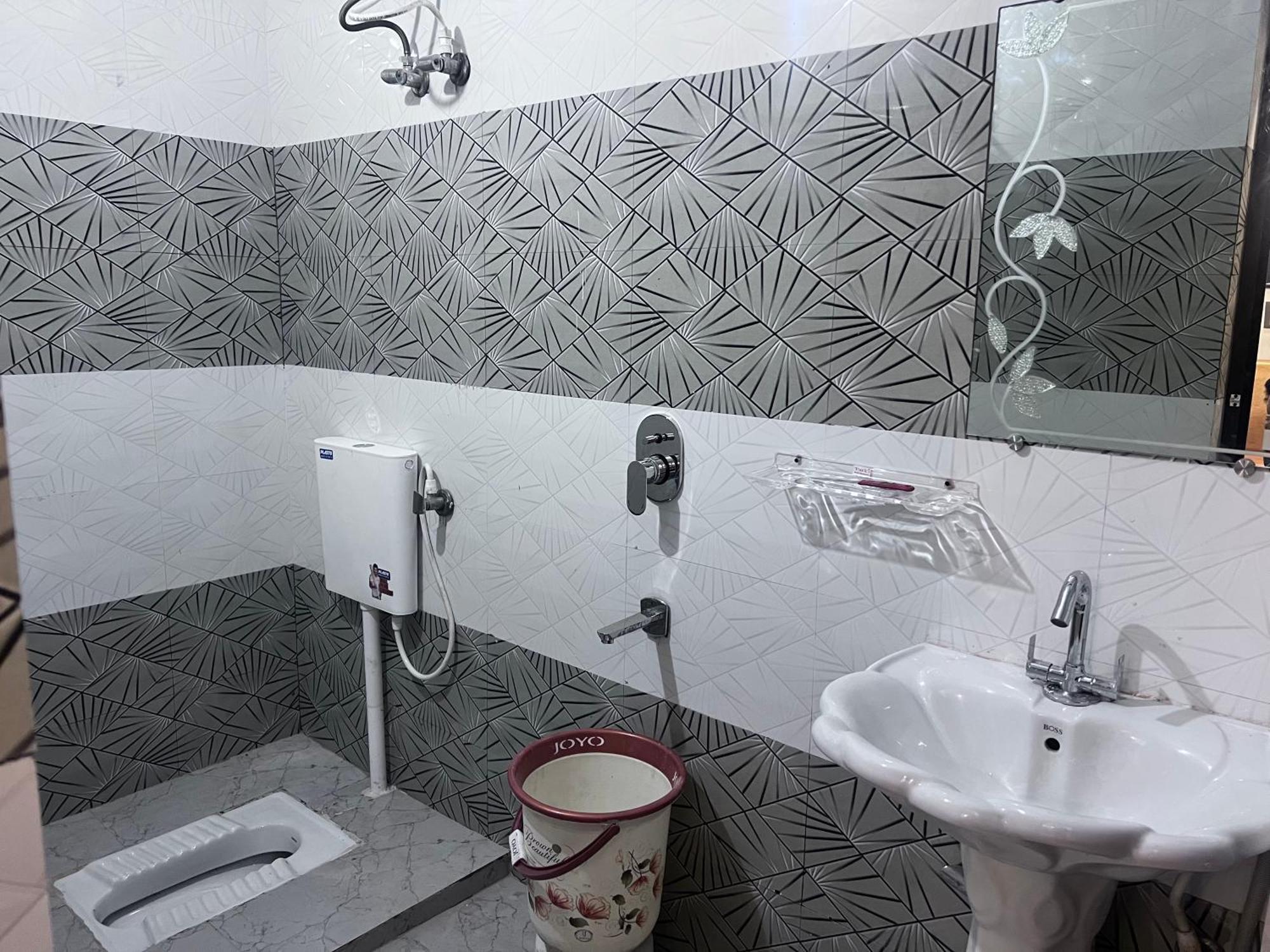J K Apartment Allāhābād Junction المظهر الخارجي الصورة