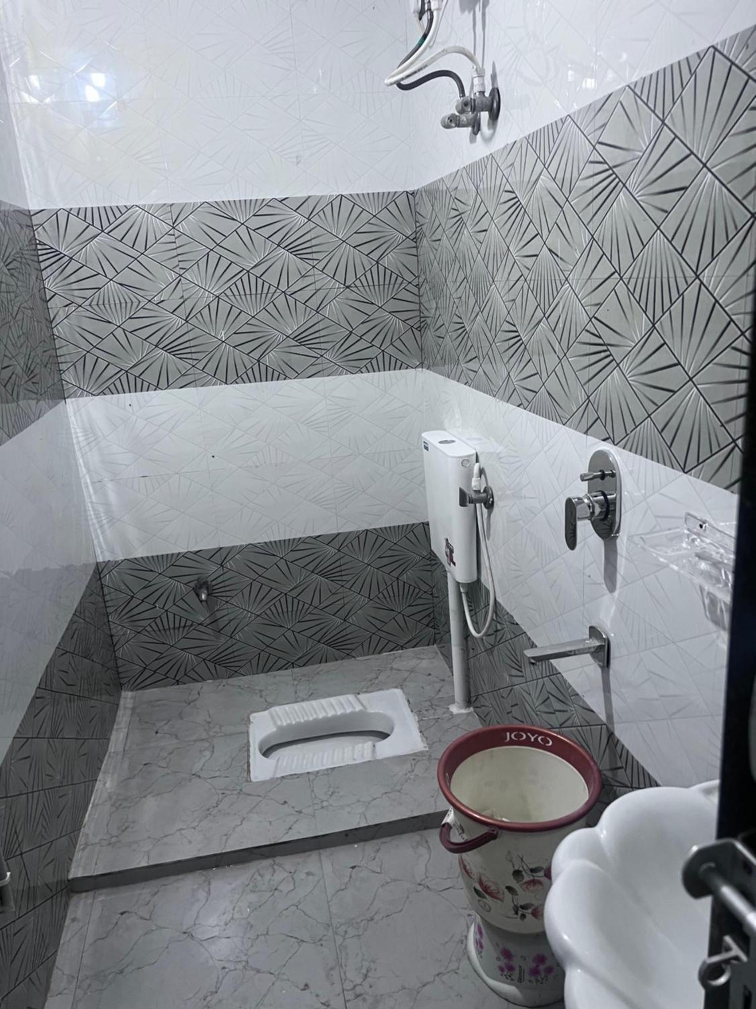 J K Apartment Allāhābād Junction المظهر الخارجي الصورة